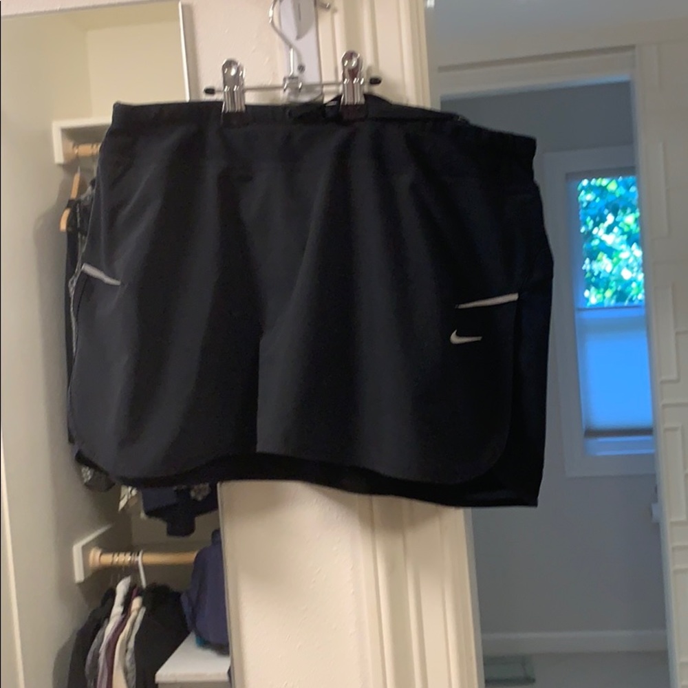 Nike black exercise skort